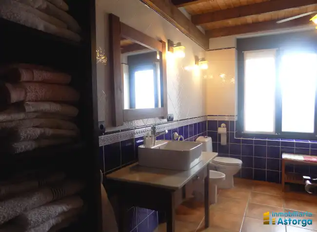 Baño de Casa o chalet en venta en Villaobispo de Otero con Jardín privado y Parquet
