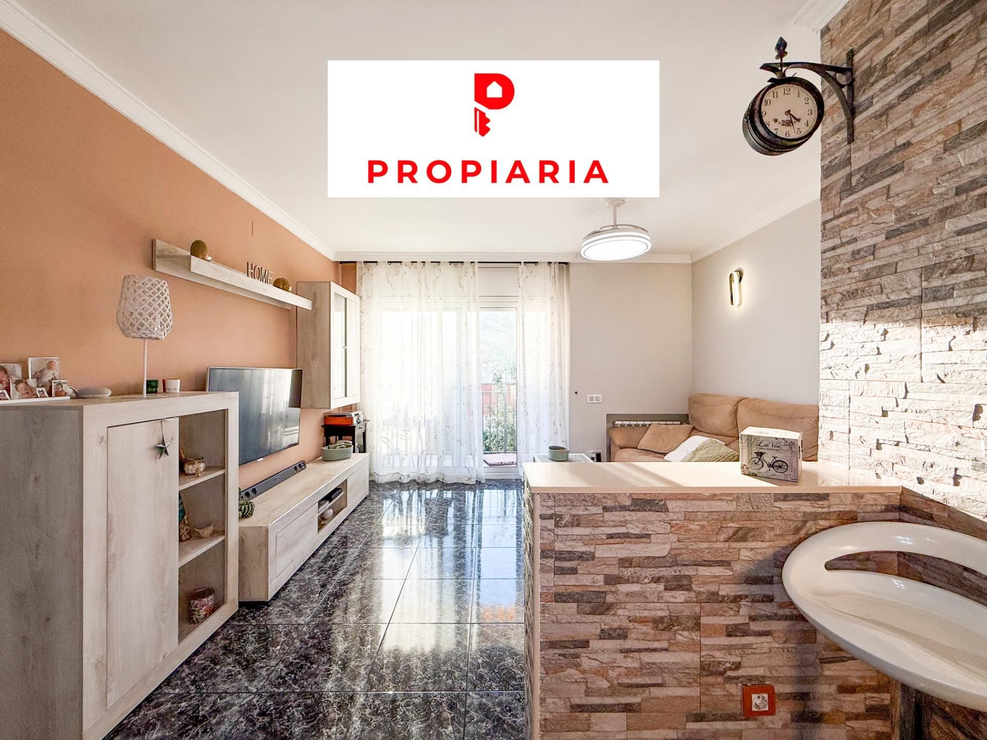 Exterior view of Flat for sale in Sant Vicenç Dels Horts  with Air Conditioner, Heating and Storage room