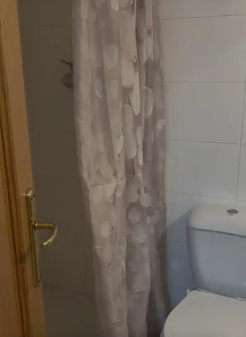 Badezimmer von Wohnung zur Miete in Lucena mit Privatgarten, Schwimmbad und Möbliert