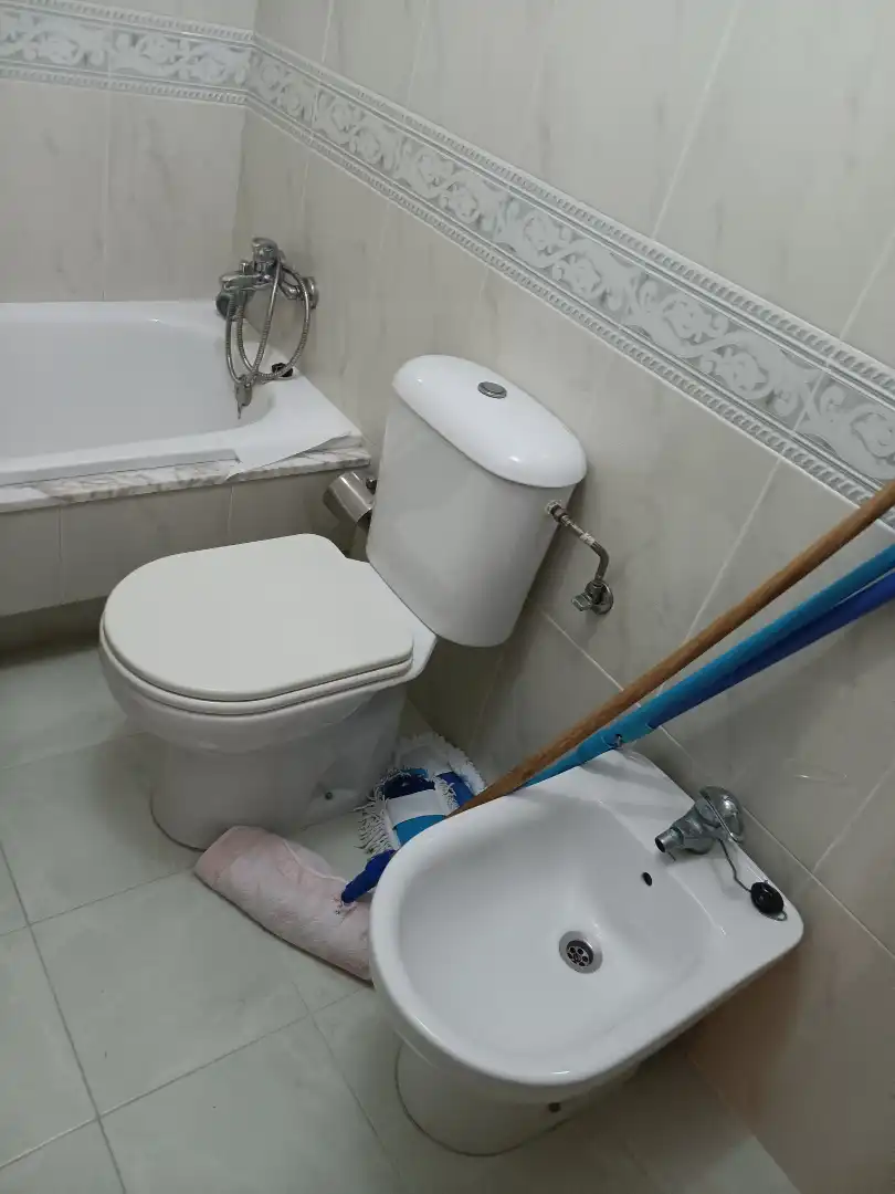 Bany de Apartament de lloguer en Lugo amb Calefacció, Parquet i Traster