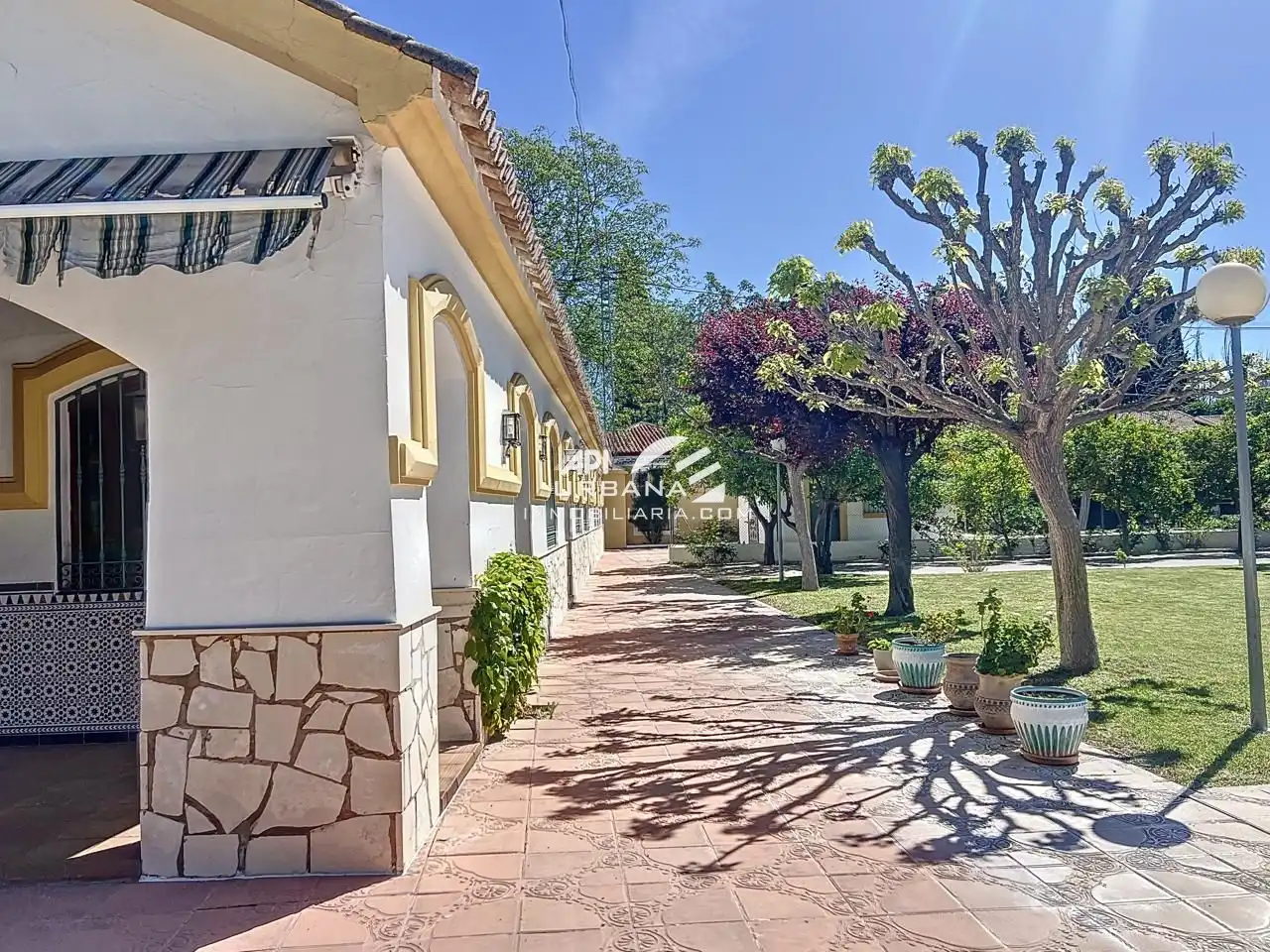 Vista exterior de Casa o chalet en venta en Lucena con Jardín privado, Trastero y Piscina