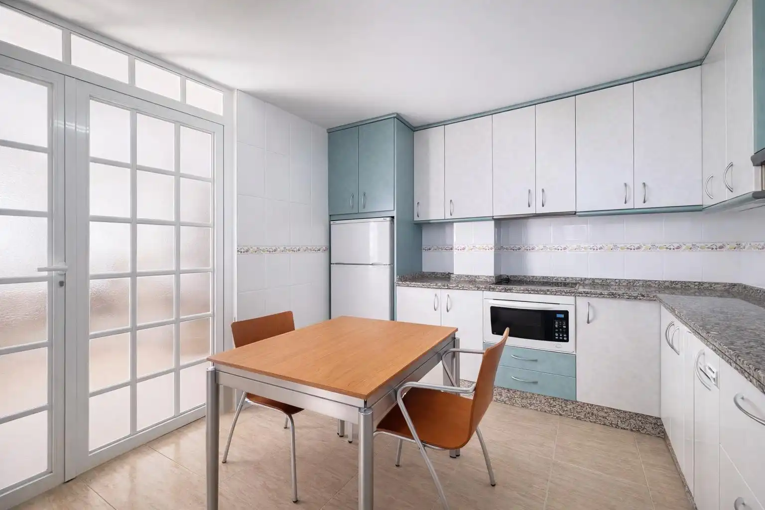 Küche von Dachboden zum Verkauf in Sorvilán mit Terrasse und Möbliert