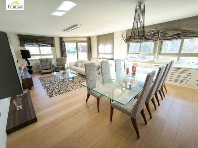 Piso en Venta en Juan Carlos I