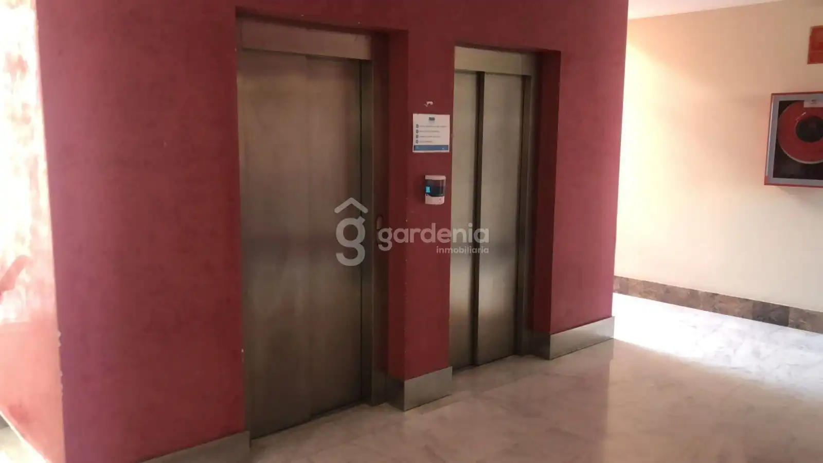 Office for sale in La Rinconada  with Air Conditioner
