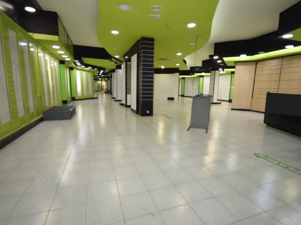 Local comercial en alquiler en Calle Infanta Isabel