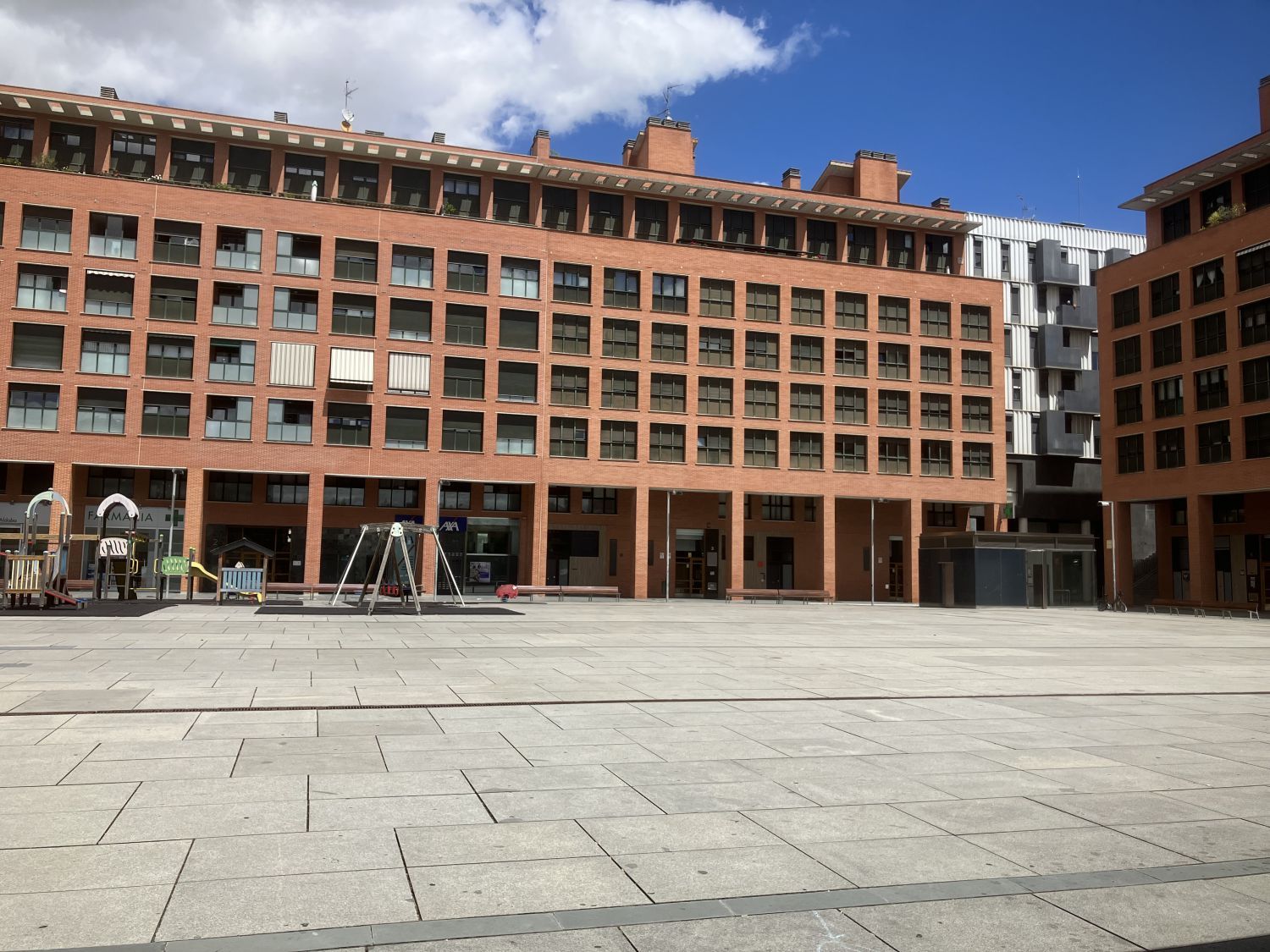 Exterior view of Garage for sale in  Pamplona / Iruña