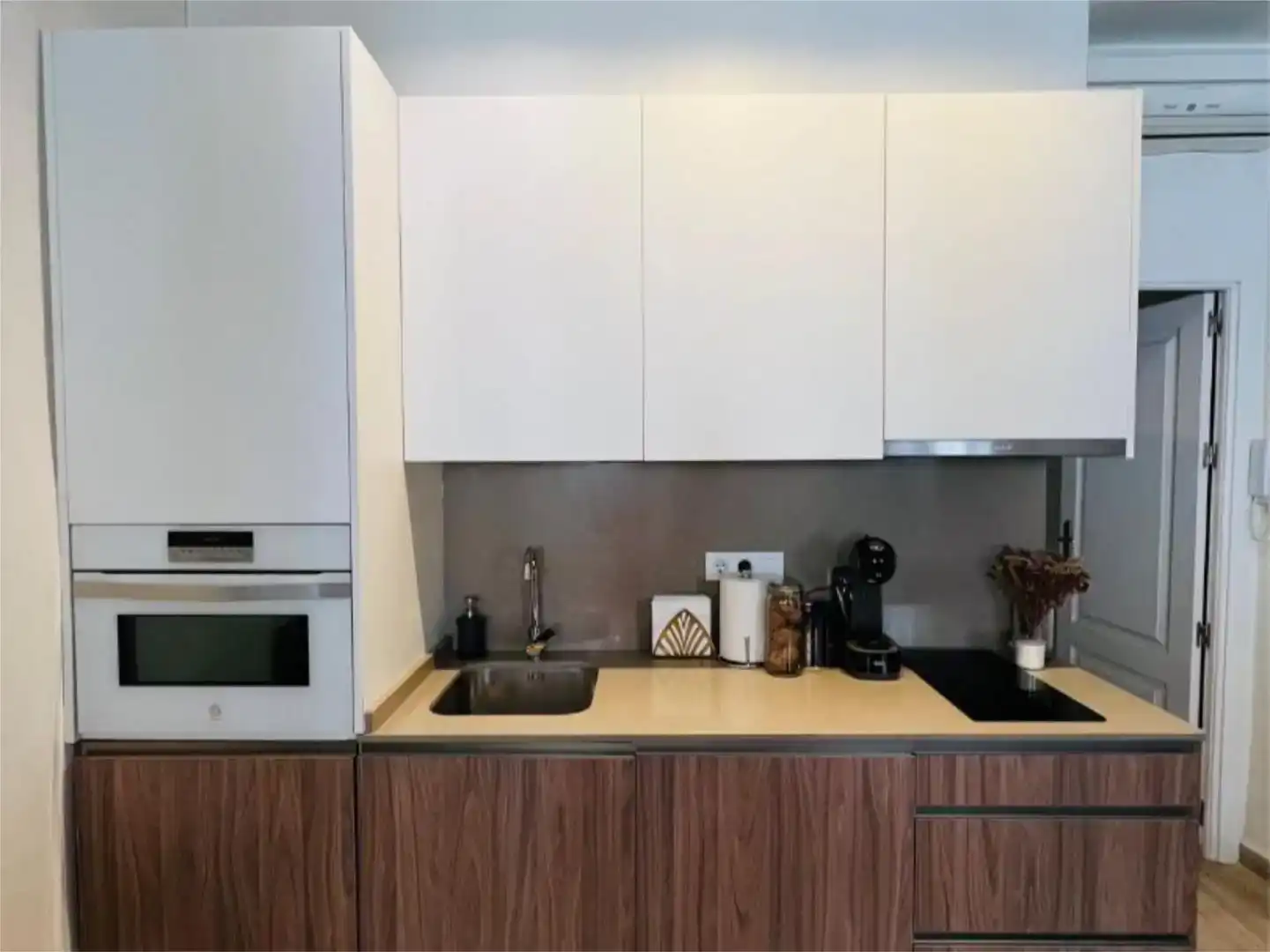 Cocina de Piso en venta en Sevilla con Aire acondicionado, Trastero y Amueblado