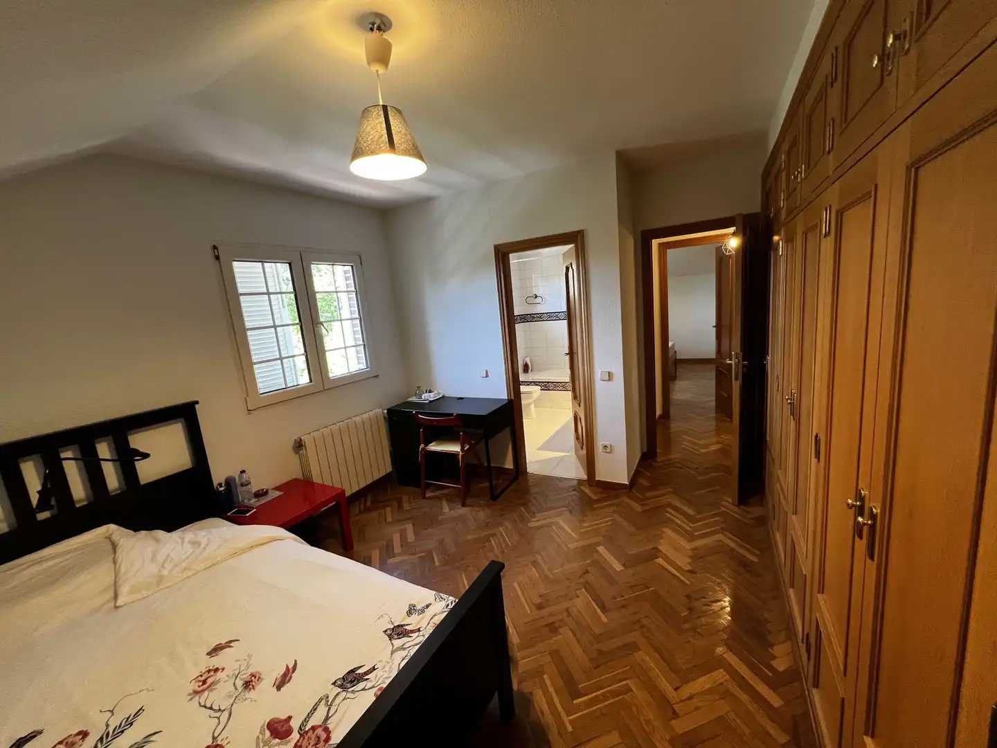 Dormitori de Casa o xalet en venda en Boadilla del Monte amb Aire condicionat, Jardí privat i Traster