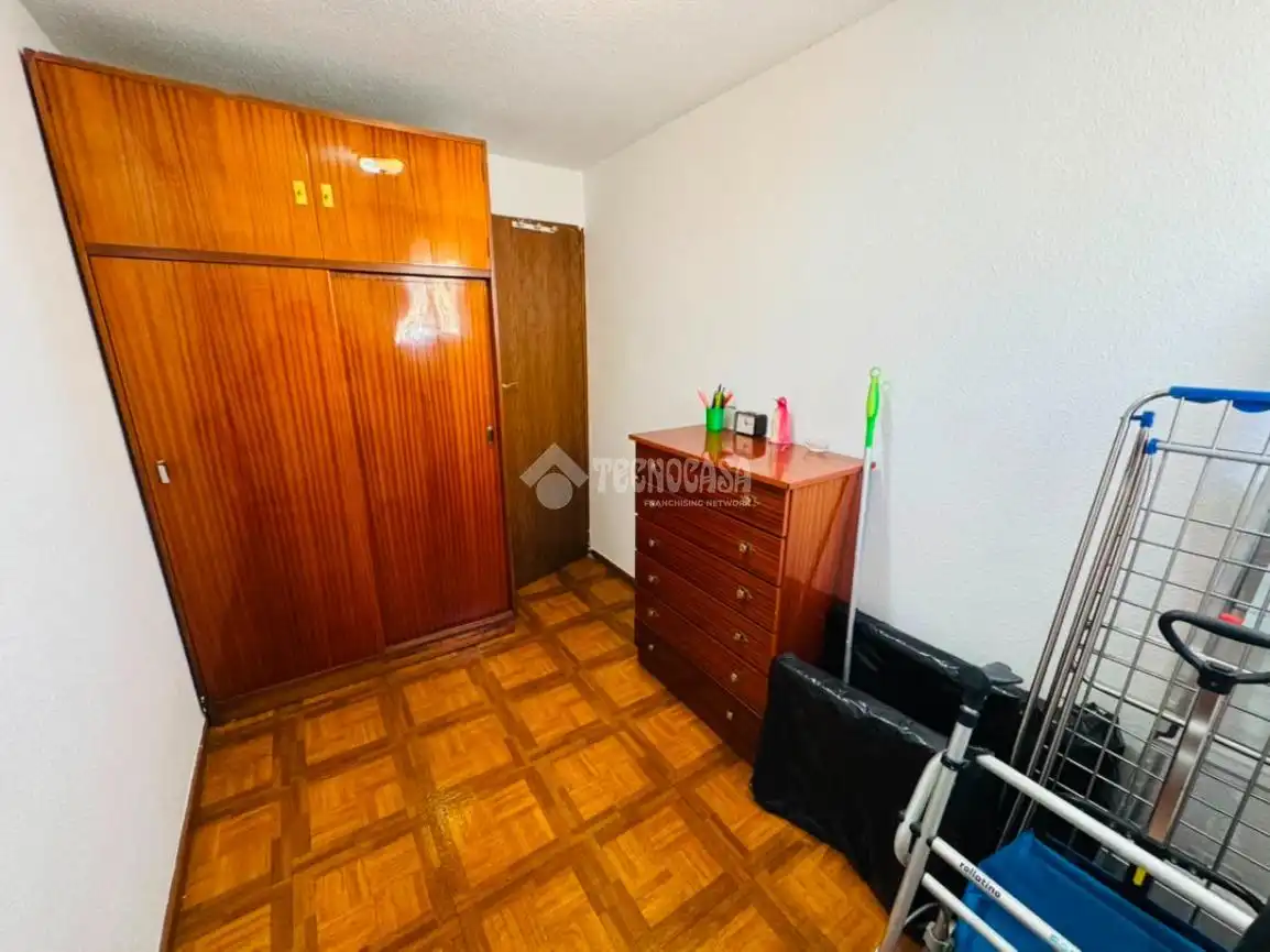 Bedroom of Flat for sale in Madrid