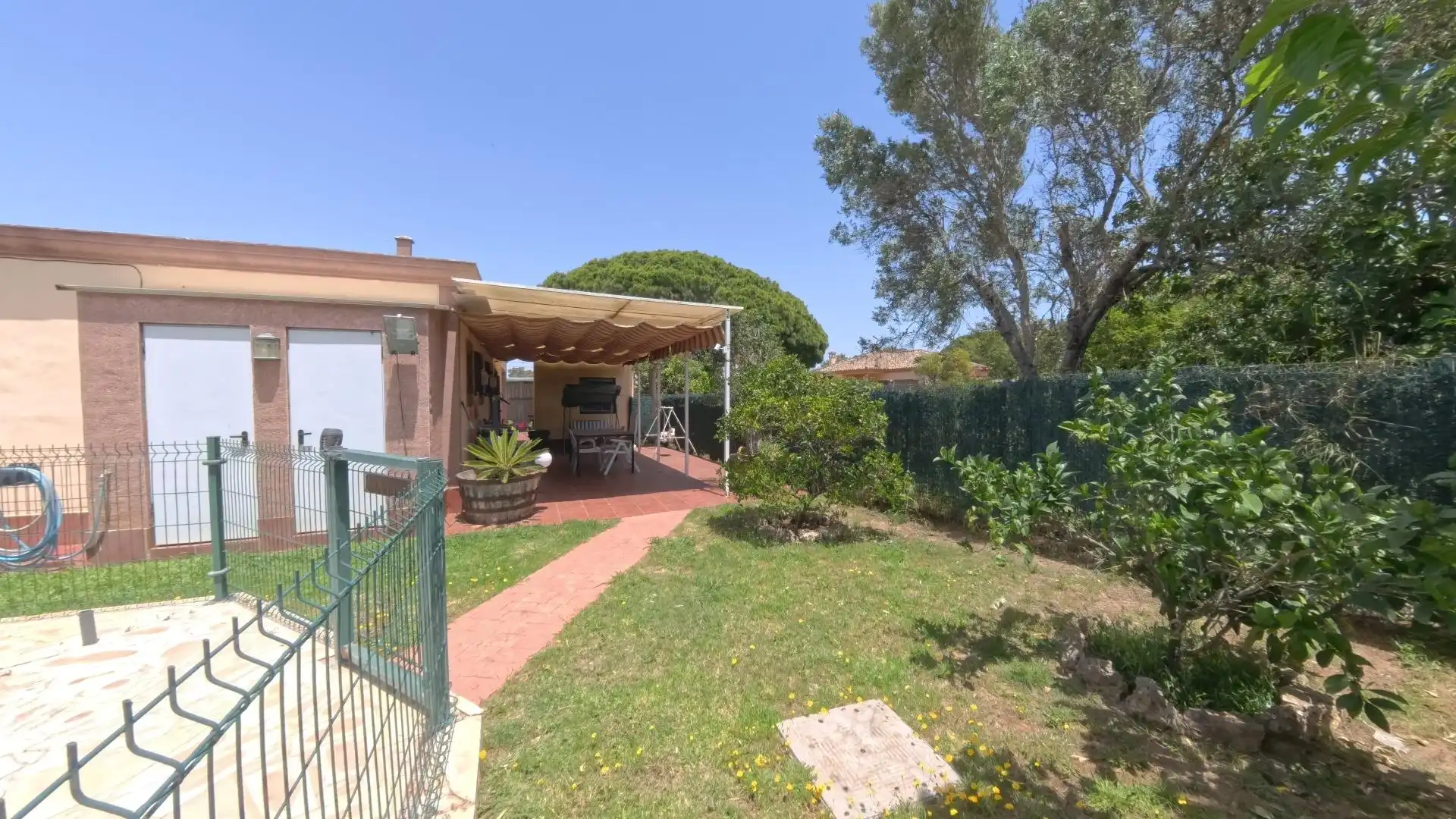 Garden of Houses for sale in Chiclana de la Frontera  with Air Conditioner, Private garden and Storage room