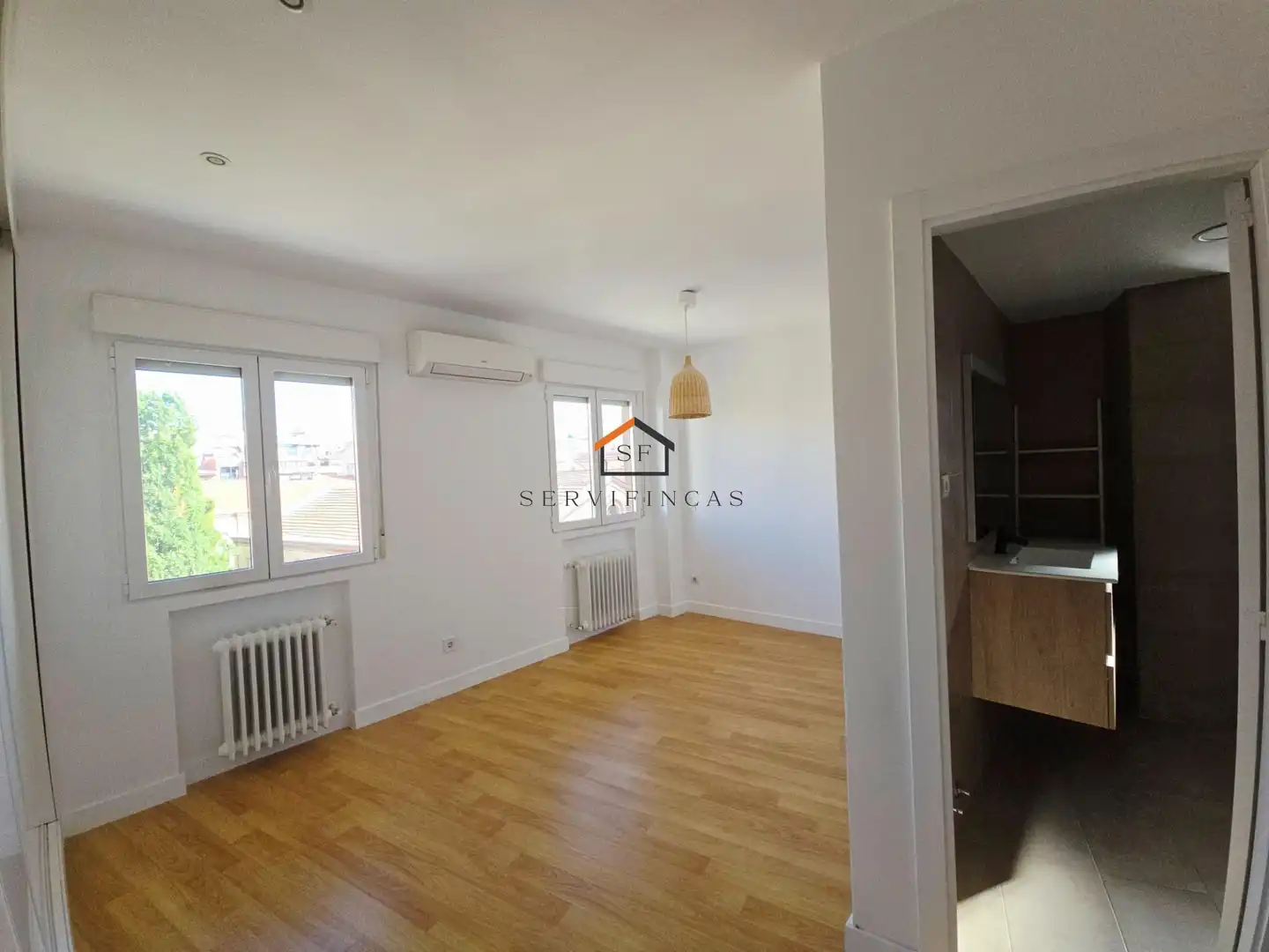 Bedroom of Flat for rent in  Madrid Capital  with Air Conditioner and Heating
