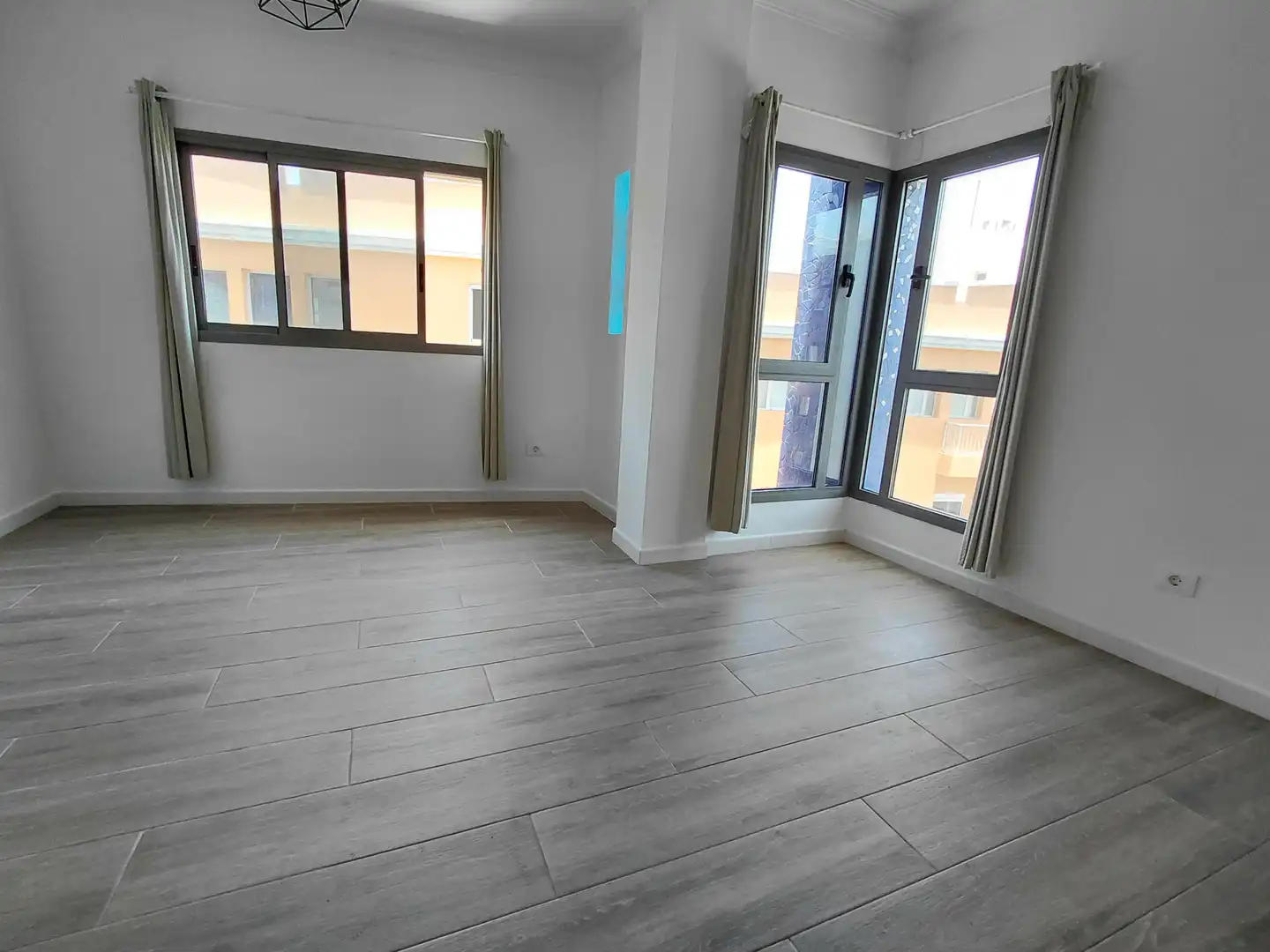 Bedroom of Flat for rent in Las Palmas de Gran Canaria  with Parquet flooring, Oven and Washing machine