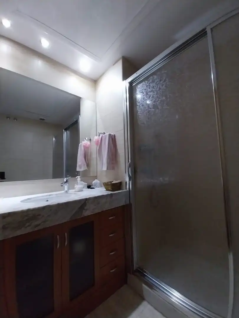 Baño de Piso en venta en Girona con Aire acondicionado, Calefacción y Horno