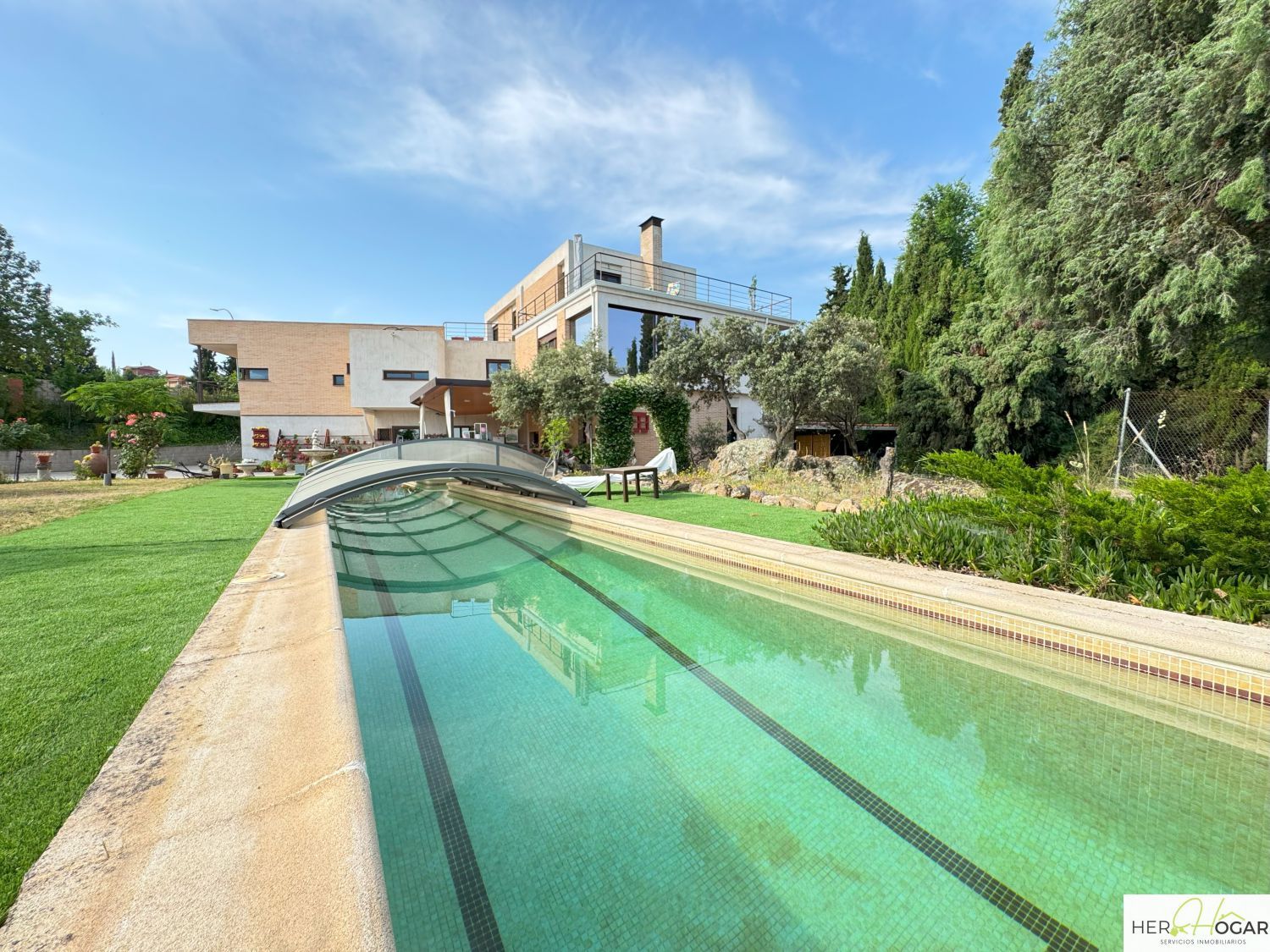 Swimming pool of House or chalet for sale in  Toledo Capital  with Air Conditioner, Heating and Terrace