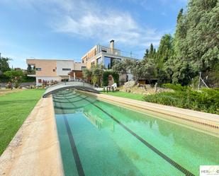 Swimming pool of House or chalet for sale in  Toledo Capital  with Air Conditioner, Heating and Terrace