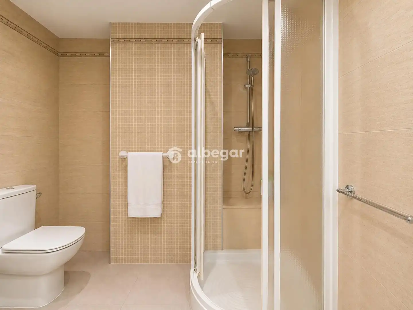 Habitación de Piso en venta en Valencia con Amueblado
