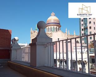 Vista exterior de Àtic de lloguer en  Madrid Capital amb Aire condicionat i Terrassa