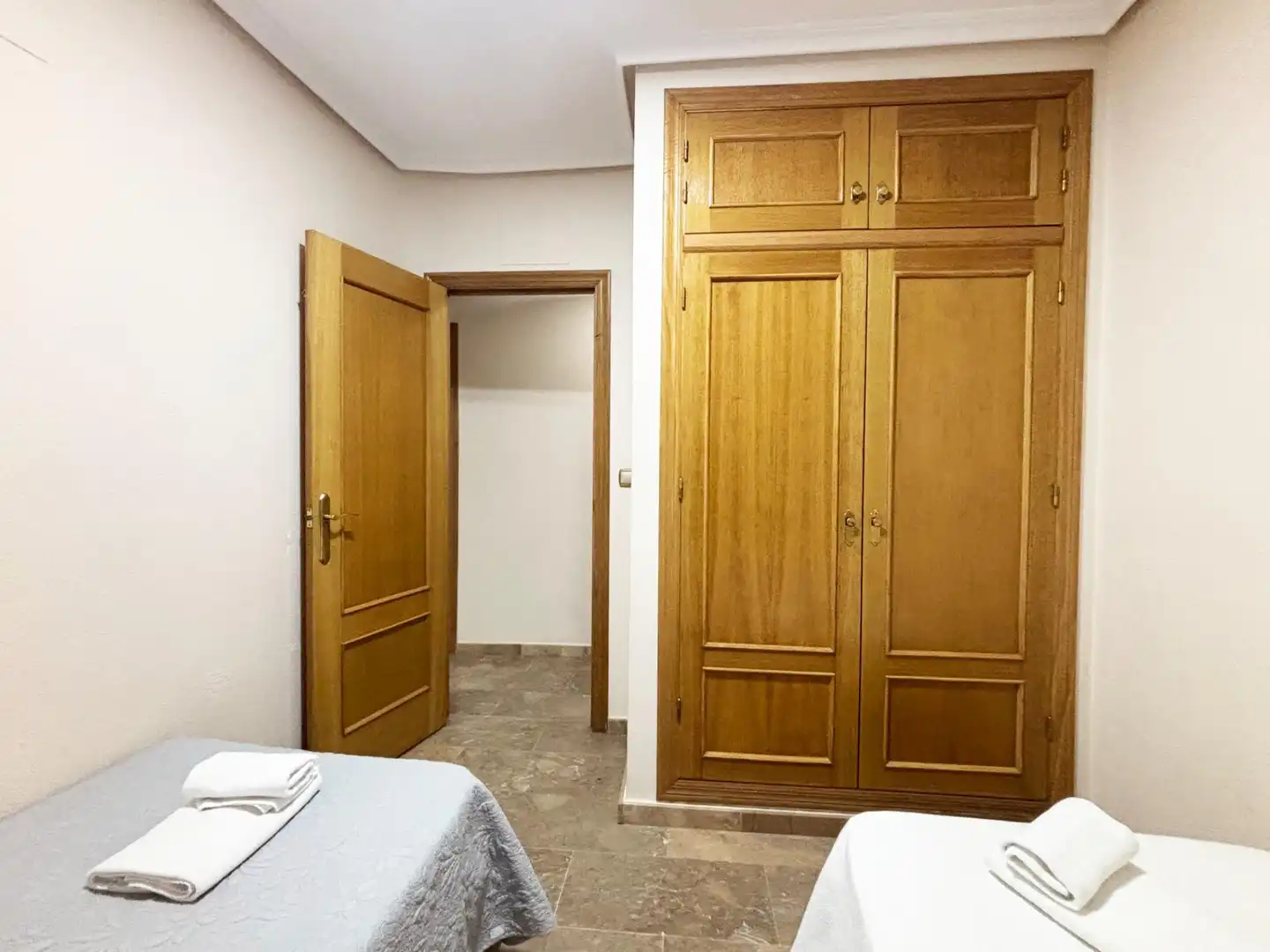 Habitación de Piso en venta en Torrevieja con Aire acondicionado, Terraza y Amueblado