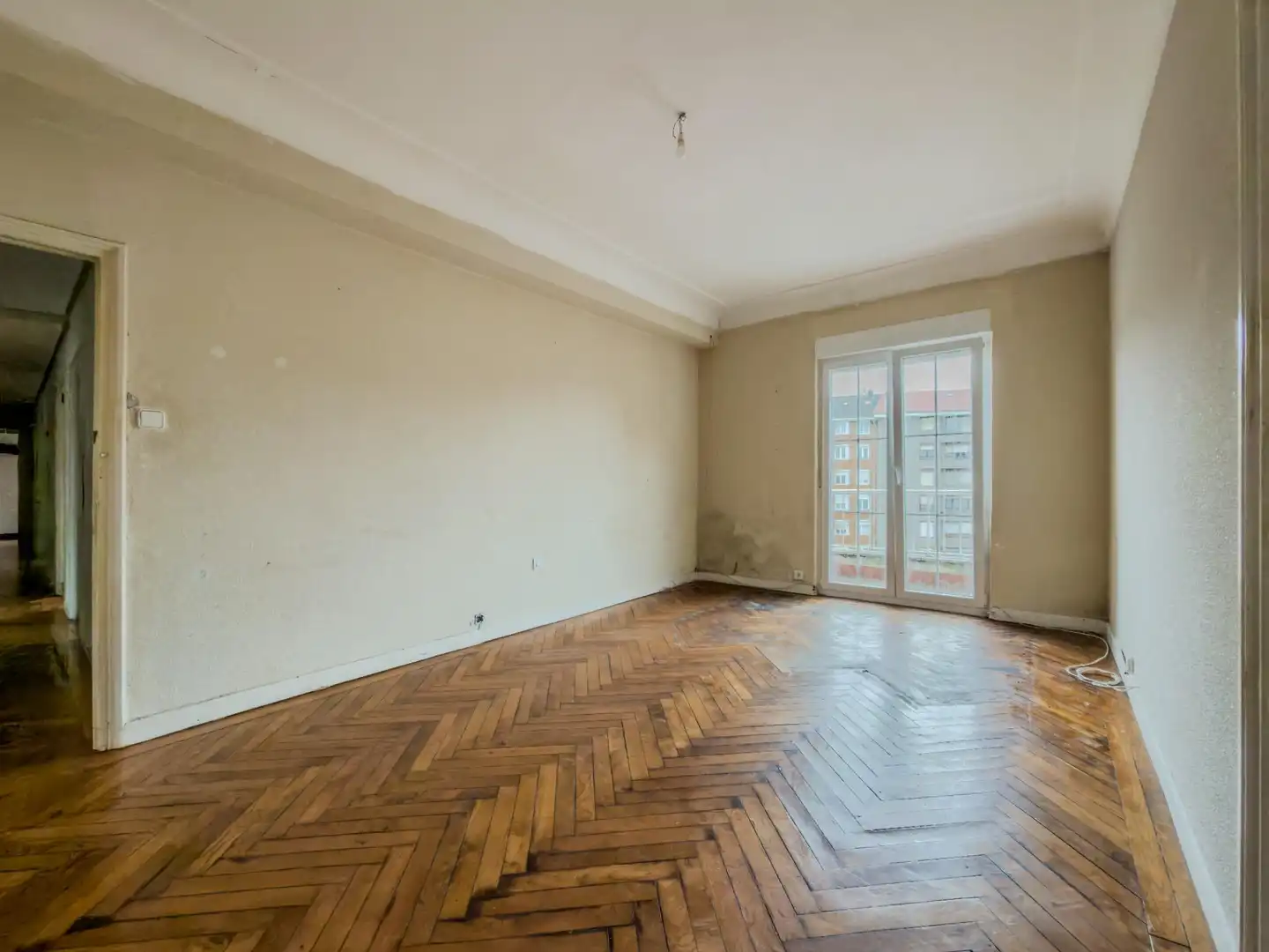 Dormitori de Pis en venda en Torrelavega  amb Calefacció, Parquet i Traster