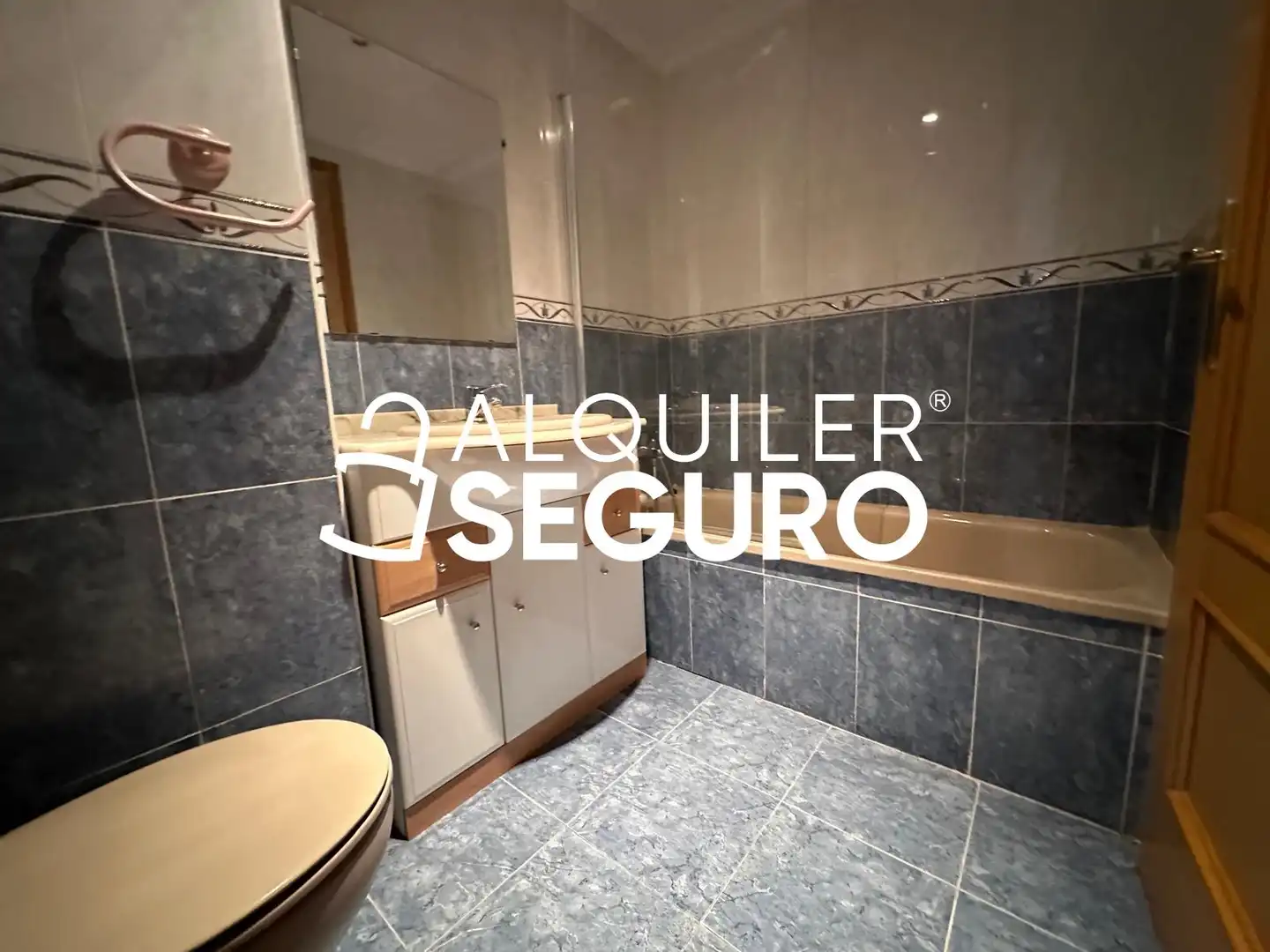 Bathroom of Flat for rent in Torrent  with Air Conditioner and Furnished