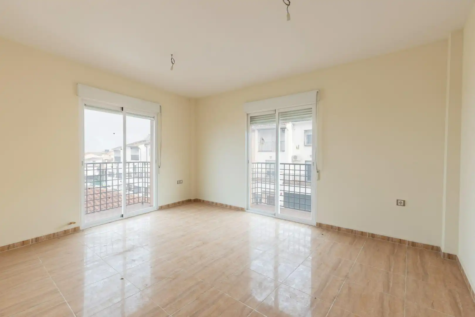 Habitación de Piso en venta en Güevéjar con Balcón