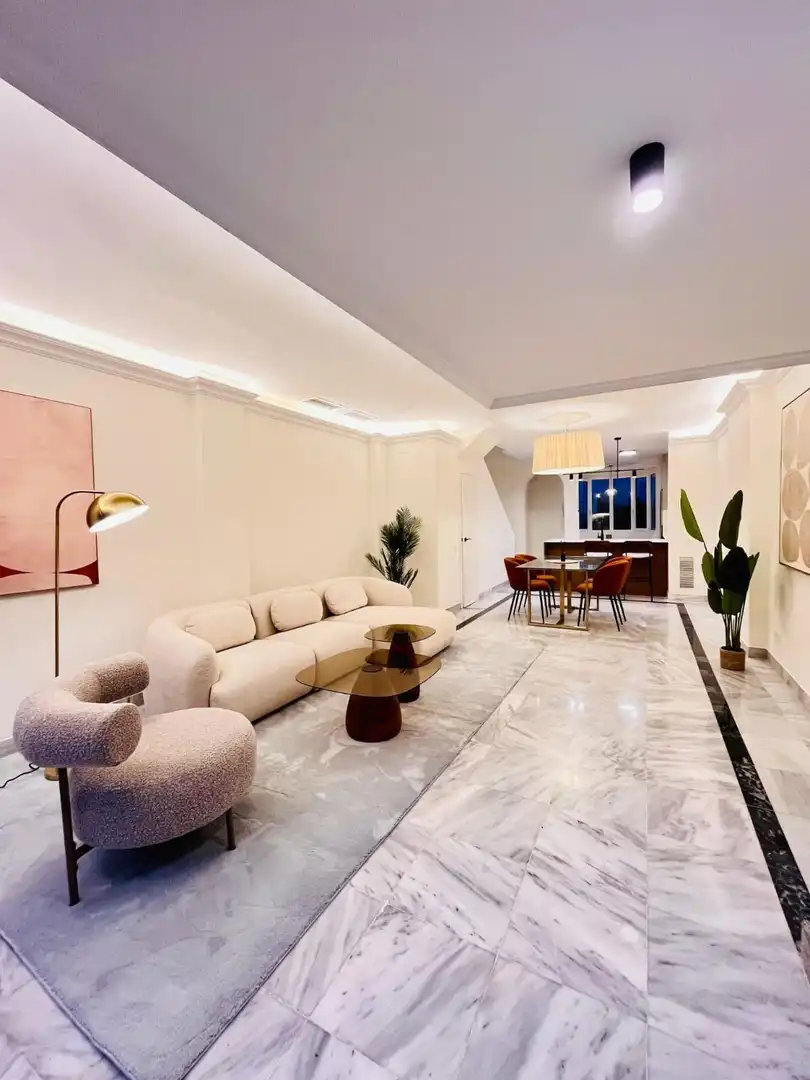 Sala de estar de Casa adosada en venta en Marbella con Jardín privado, Terraza y Trastero