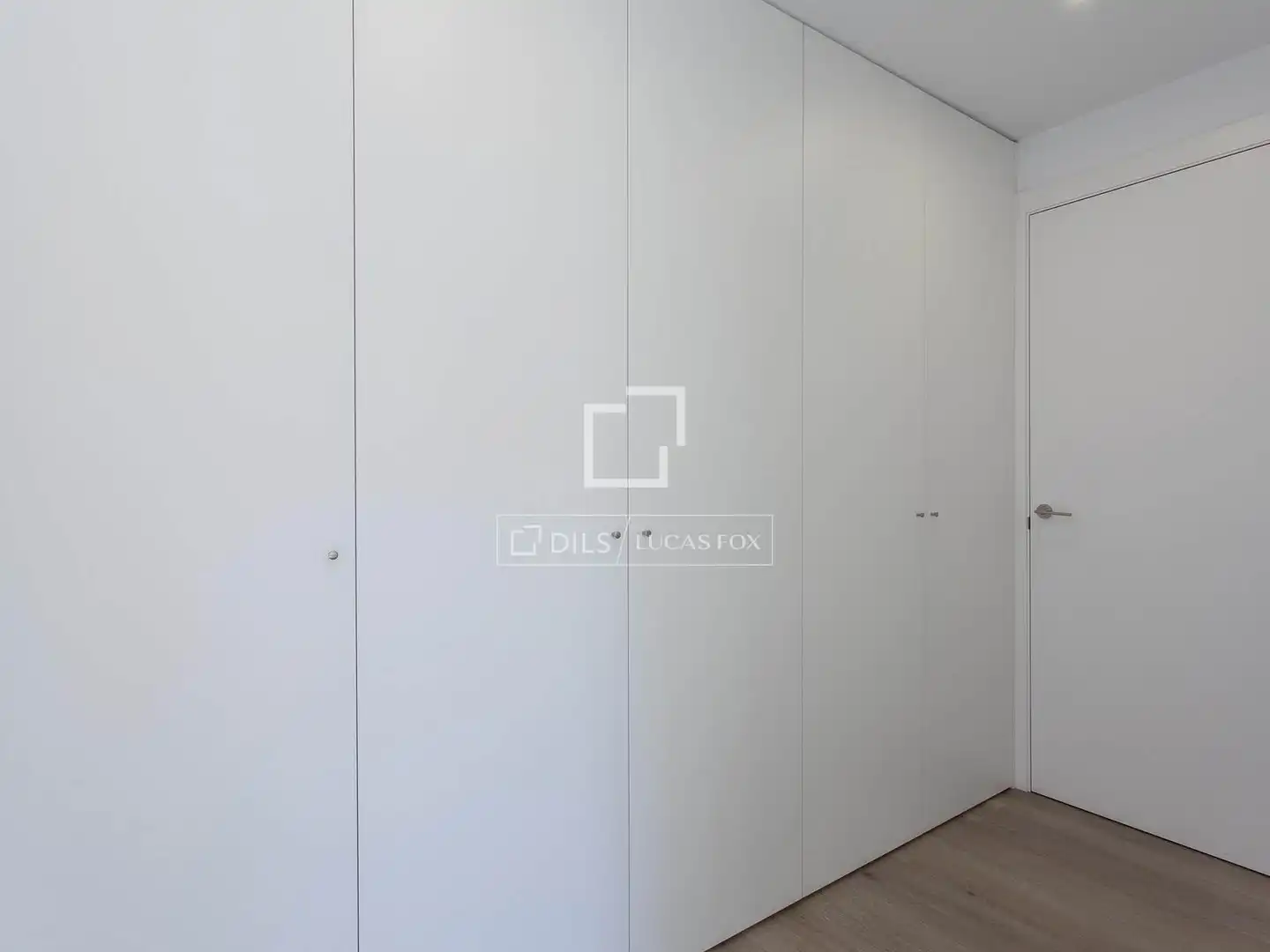 Dormitori de Àtic de lloguer en Valencia amb Aire condicionat, Calefacció i Parquet