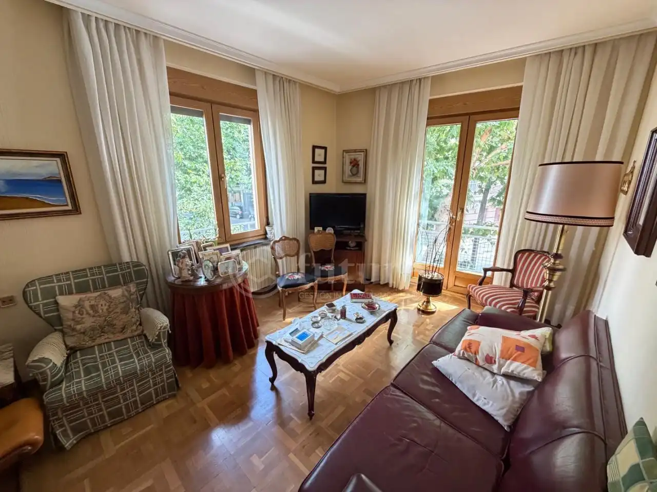 Living room of Flat for sale in Salamanca  with Heating, Parquet flooring and Terrace