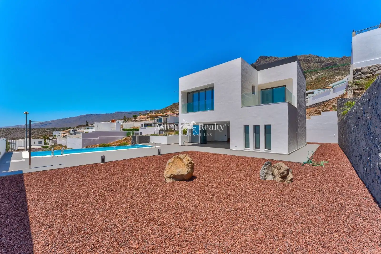 Vista exterior de Casa o xalet en venda en Adeje amb Aire condicionat, Calefacció i Jardí privat