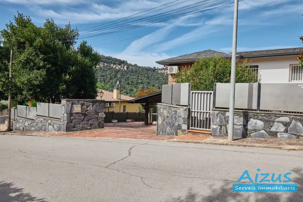 Vista exterior de Casa o chalet en venta en Seva con Aire acondicionado, Calefacción y Jardín privado