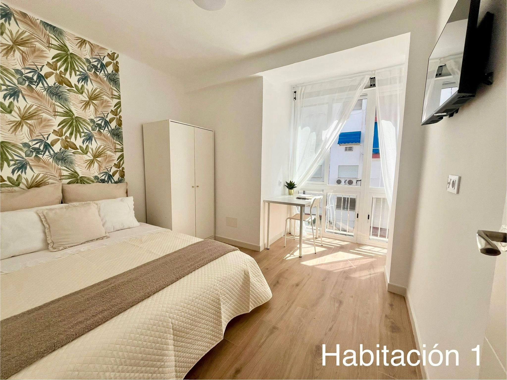 Dormitori de Pis per a compartir en  Sevilla Capital amb Moblat, Rentadora i TV