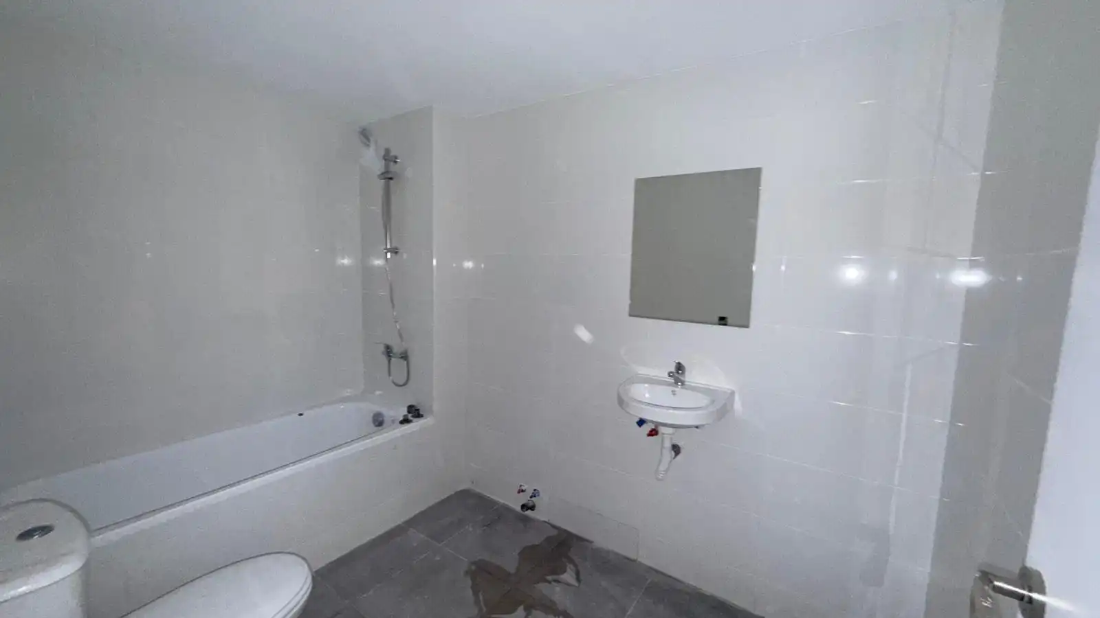 Bany de Pis en venda en Llançà amb Terrassa