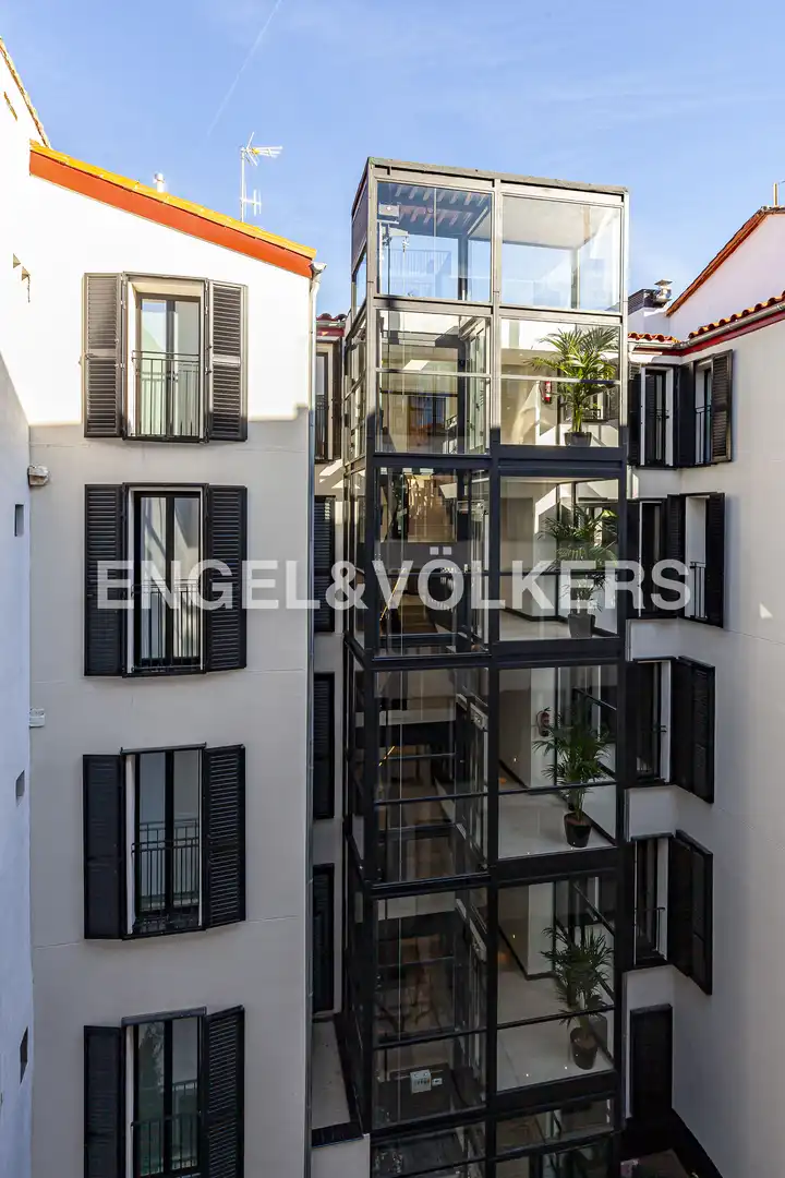 Außenansicht von Wohnung zur Miete in Madrid mit Klimaanlage, Heizung und Balkon