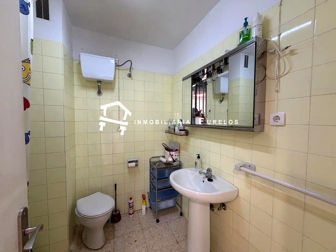 Außenansicht von Wohnung zum Verkauf in Medina de Pomar mit Schwimmbad und Balkon