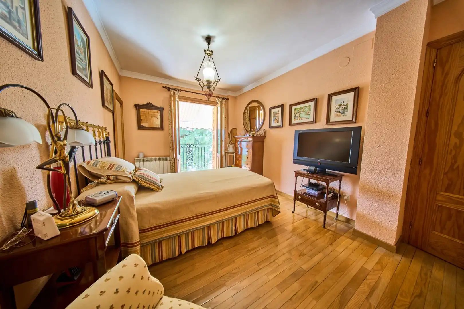 Habitación de Casa o chalet en venta en Granada con Aire acondicionado, Calefacción y Jardín privado