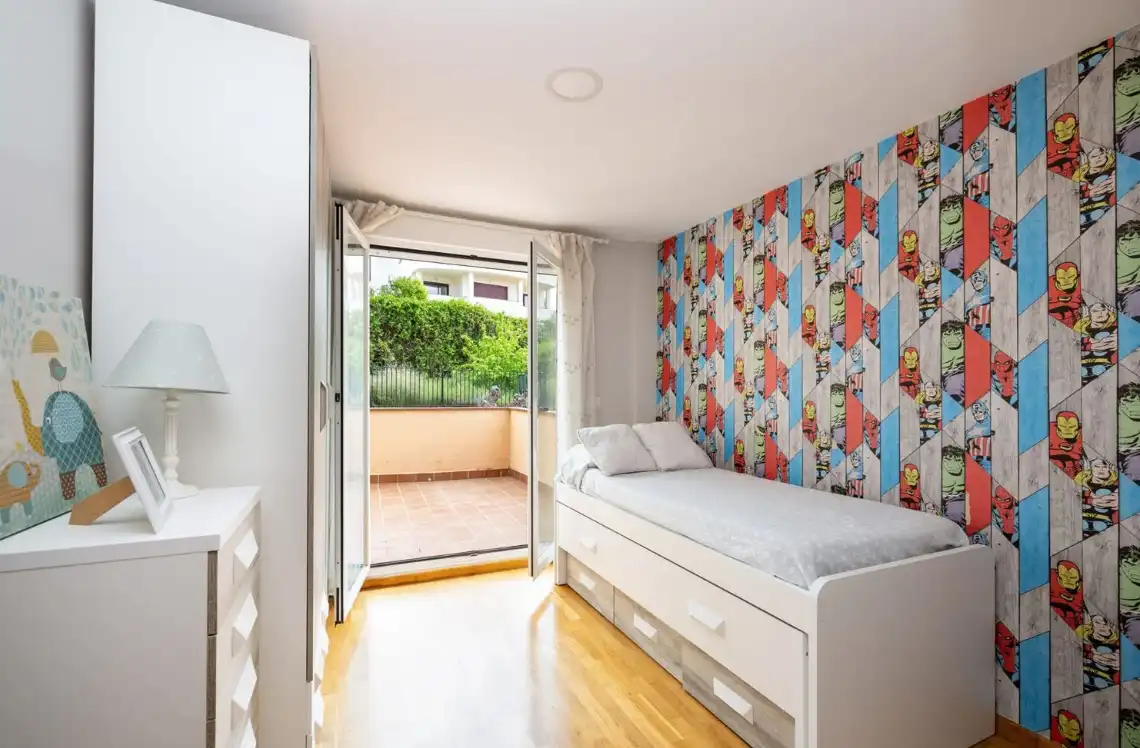 Habitación de Casa o chalet en venta en La Zubia con Aire acondicionado, Calefacción y Jardín privado