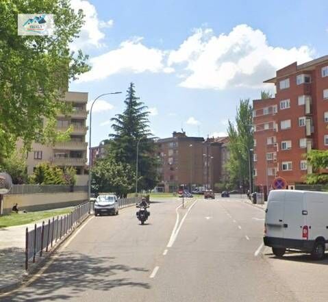 Vista exterior de Pis en venda en Palencia Capital amb Jardí privat, Terrassa i Balcó