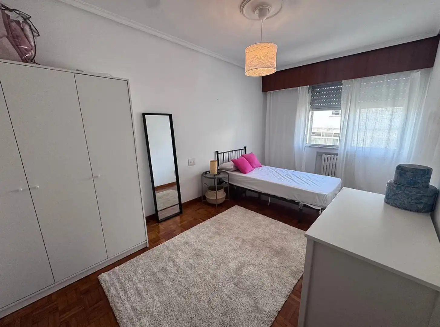 Habitación de Piso de alquiler en Ferrol con Calefacción, Trastero y Amueblado