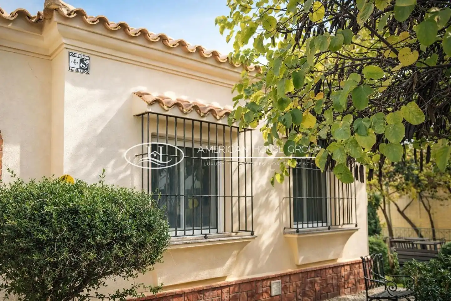 Exterior view of Houses for sale in Chiclana de la Frontera  with Air Conditioner and Private garden