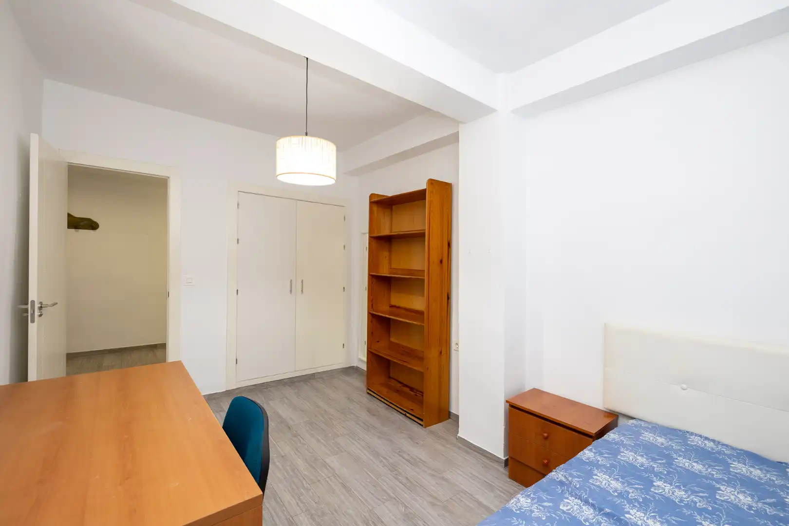 Bedroom of Flat for rent in Granada  with Heating, Furnished and Washing machine
