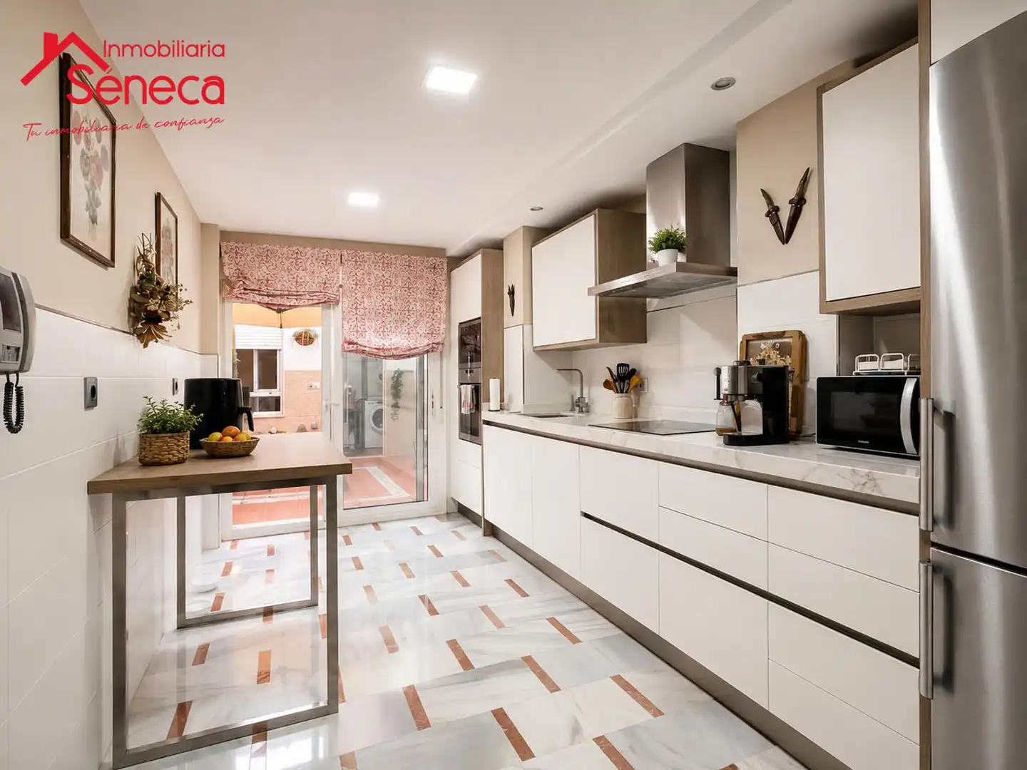 Kitchen of Flat for sale in Córdoba  with Air Conditioner, Heating and Storage room