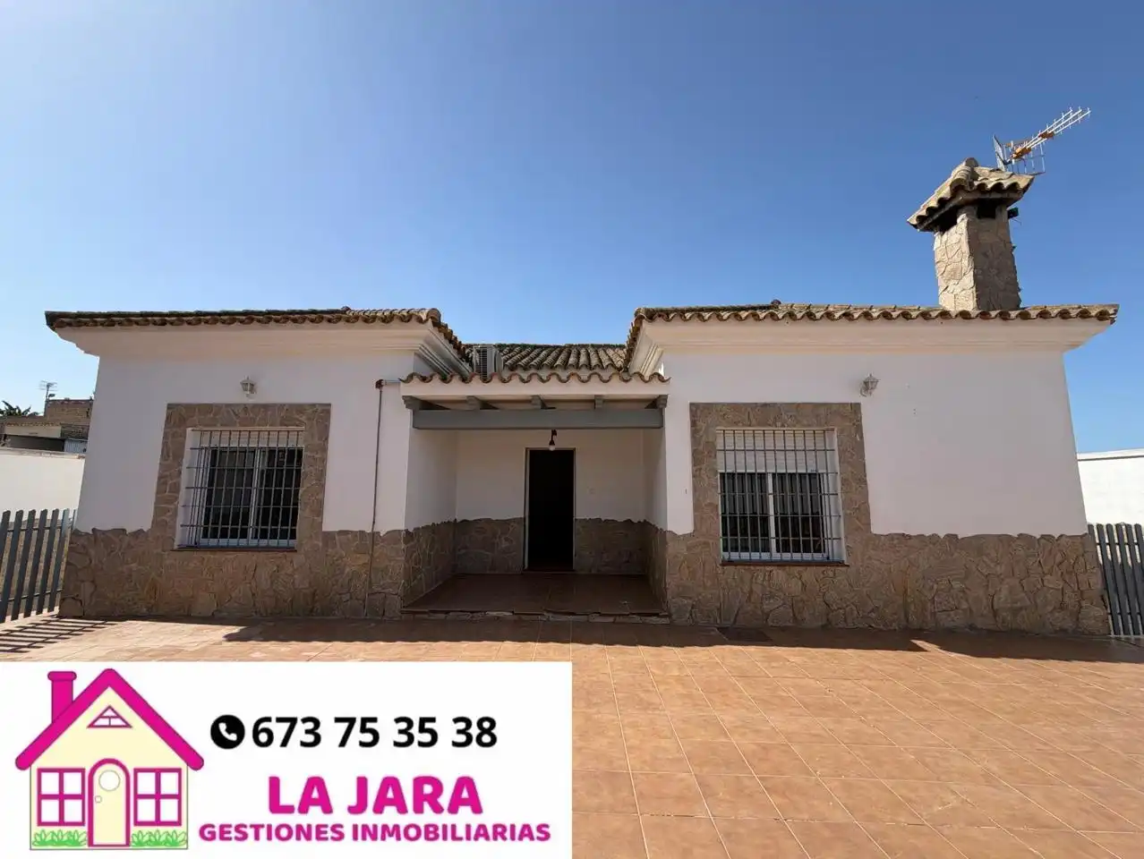 Vista exterior de Finca rústica en venta en Sanlúcar de Barrameda con Aire acondicionado, Trastero y Piscina