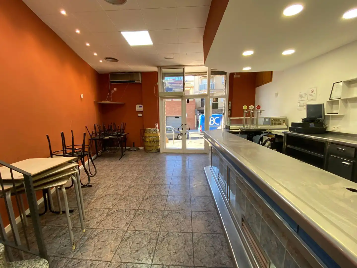 Local de alquiler en Sant Feliu de Llobregat con Terraza