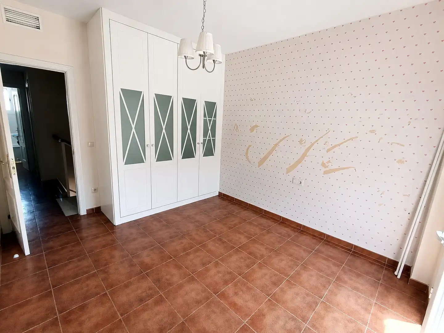 Habitación de Casa adosada en venta en La Carlota con Aire acondicionado, Calefacción y Horno