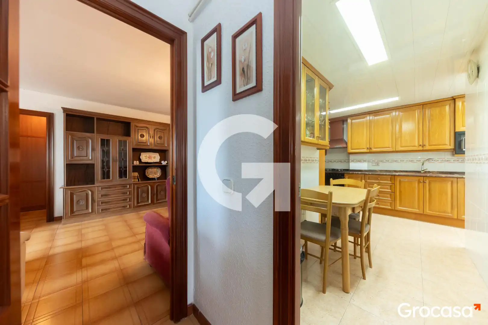 Kitchen of Flat for sale in L'Hospitalet de Llobregat  with Heating, Oven and Balcony