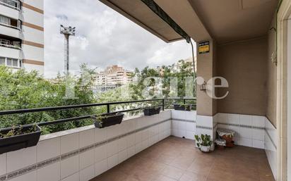 Exterior view of Flat for sale in  Barcelona Capital  with Air Conditioner, Terrace and Balcony