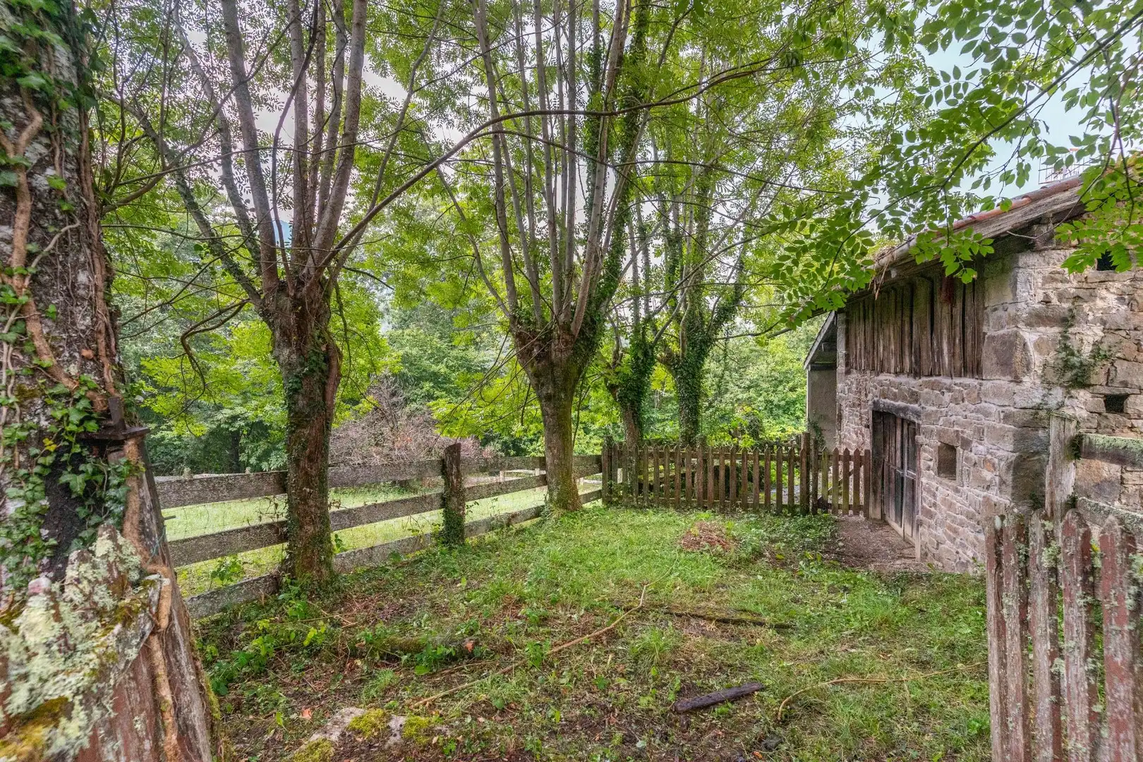Finca rústica en venta en Sobrescobio con Jardín privado, Terraza y Amueblado