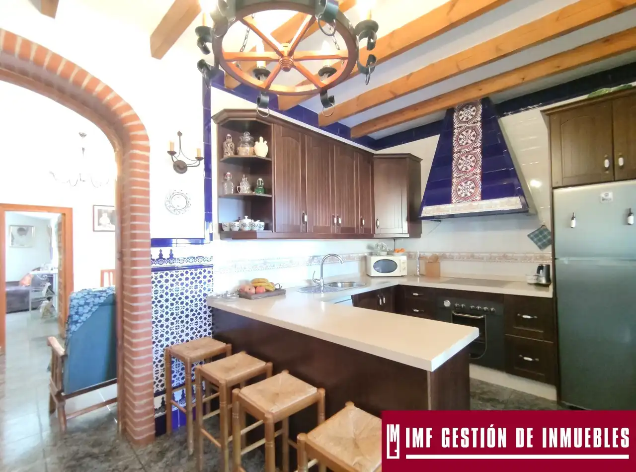 Cocina de Finca rústica en venta en Canillas de Aceituno con Jardín privado, Terraza y Amueblado