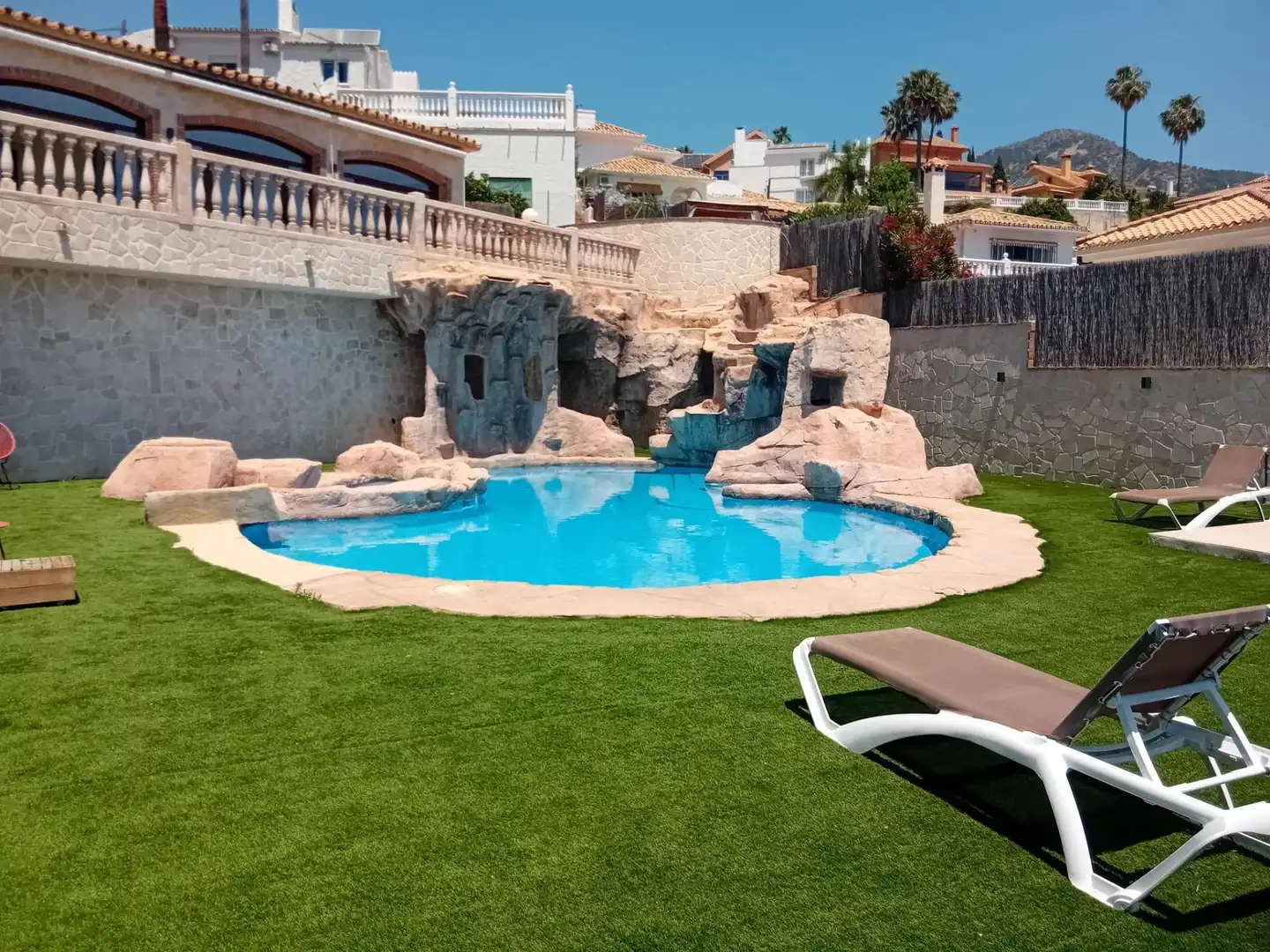 Piscina de Casa o xalet en venda en Benalmádena amb Aire condicionat, Jardí privat i Terrassa
