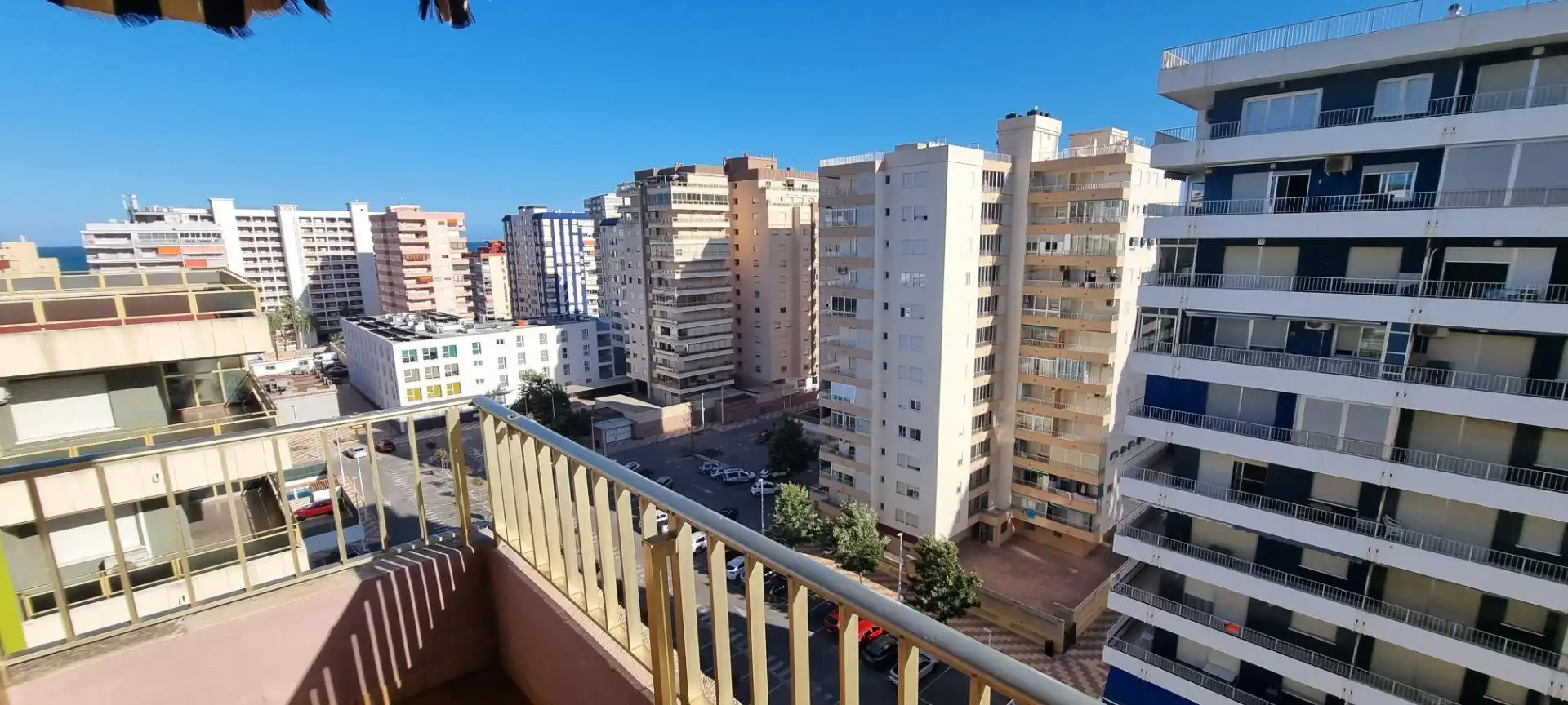 Flat with terrace for sale in ENRIC VALOR